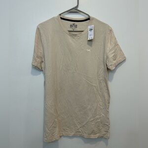 Hollister Men's Beige Short Sleeve Tee